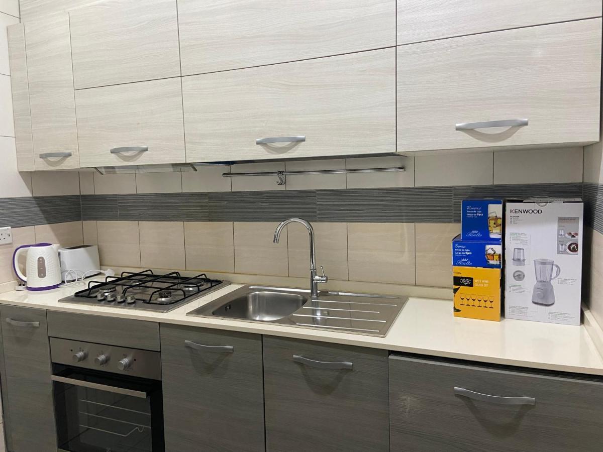אקרה Queens View Apartment מראה חיצוני תמונה
