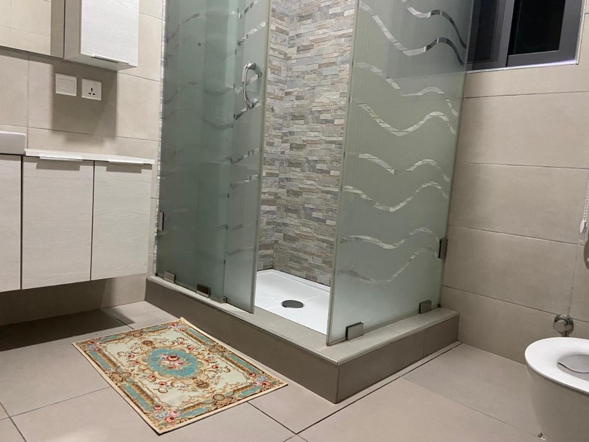 אקרה Queens View Apartment מראה חיצוני תמונה