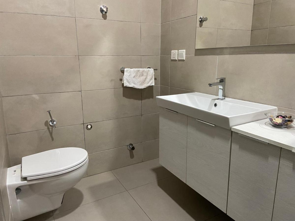 אקרה Queens View Apartment מראה חיצוני תמונה