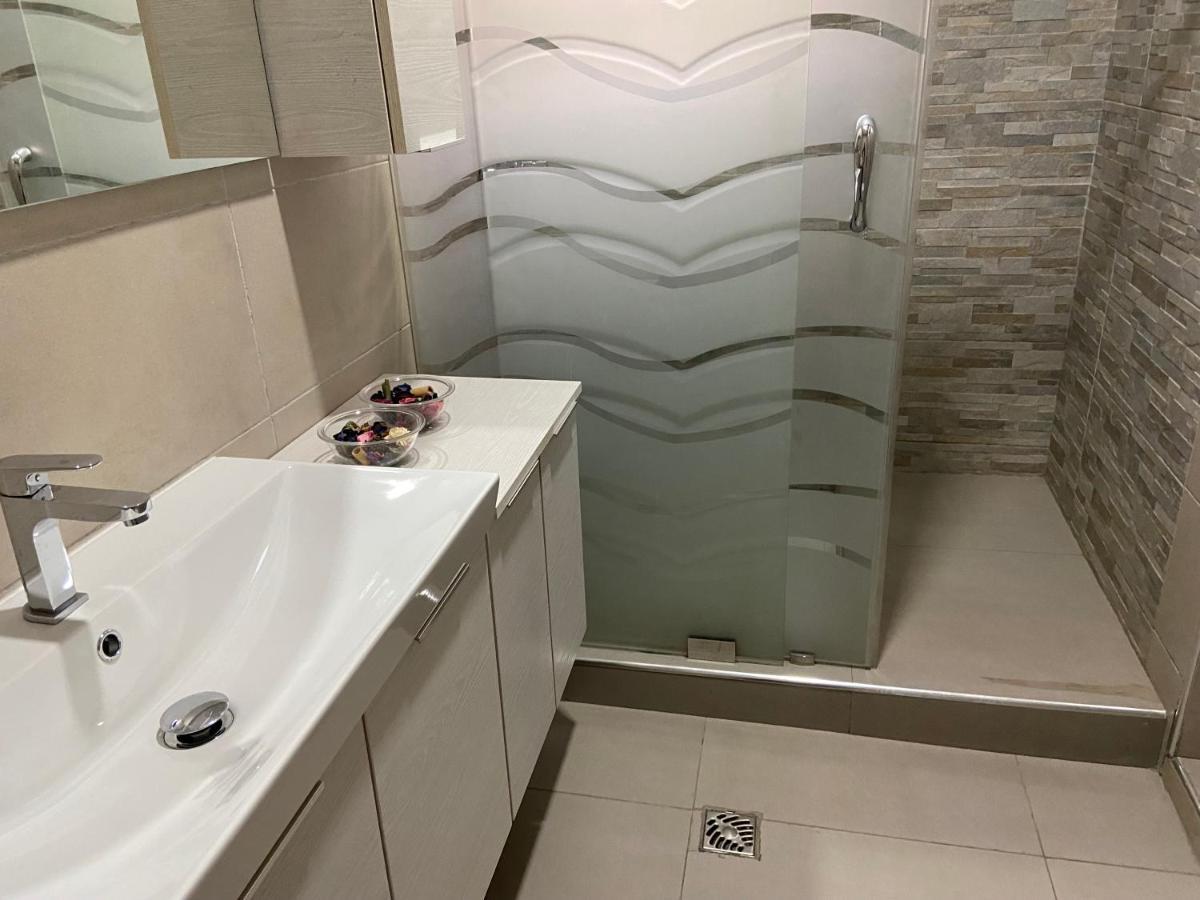 אקרה Queens View Apartment מראה חיצוני תמונה