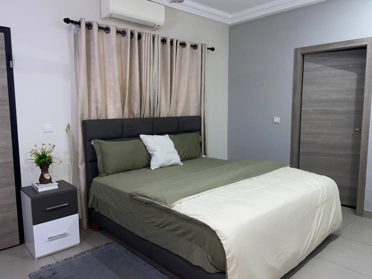 אקרה Queens View Apartment מראה חיצוני תמונה