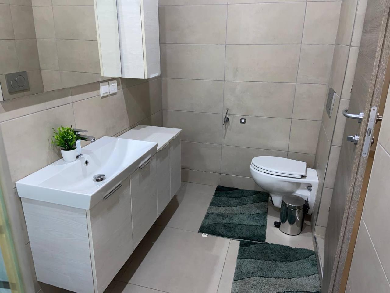 אקרה Queens View Apartment מראה חיצוני תמונה