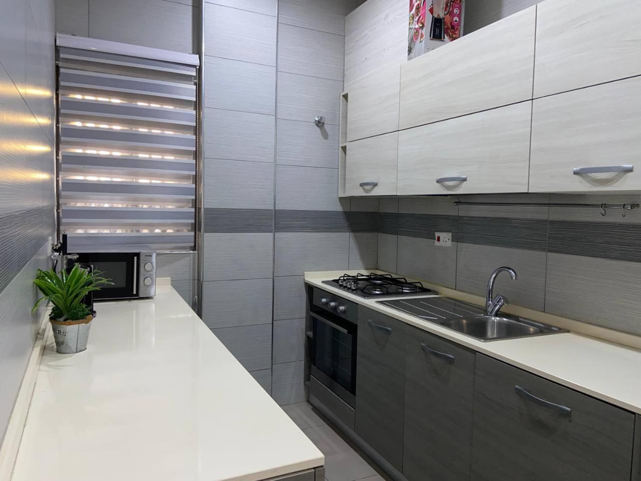 אקרה Queens View Apartment מראה חיצוני תמונה